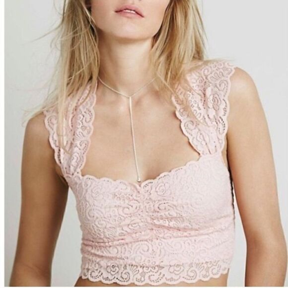 Free People Tops - 🚨4/$25 Free People Scalloped Edge Lace Crop Top Size XS